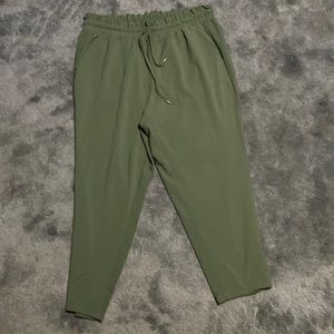 Torrid Size 0 (aka 12) Light Green Paperbag Pants with Pockets and Tie Waist